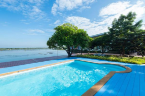  Baan Talay See Cream Resort  Mae Klong